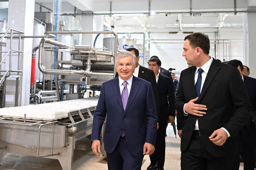 Шавкат Мирзиёев қиймати 11 млн долларлик корхонани бориб кўрди