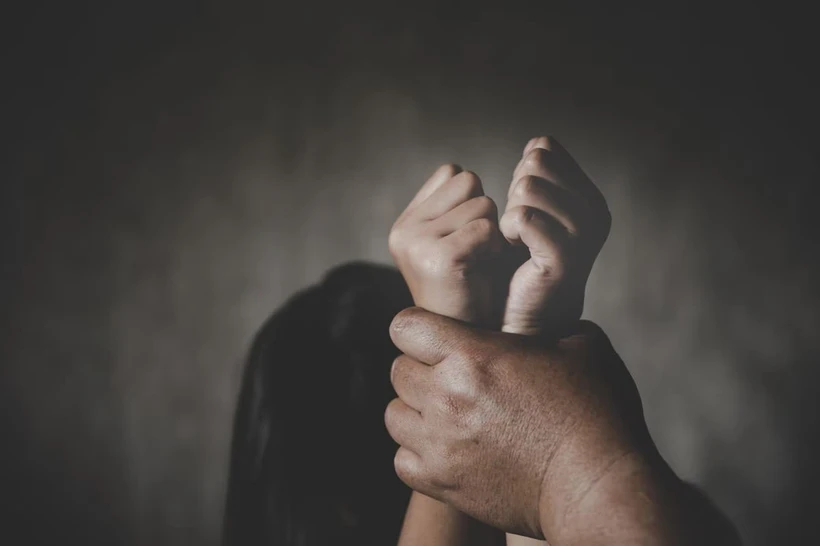 Qashqadaryoda 3 yoshli qiz oʻgay onasi kaltaklashidan soʻng vafot etdi