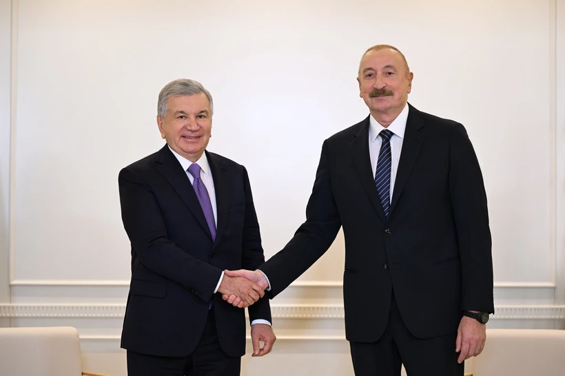 Shavkat Mirziyoyev Bokuda Ilhom Aliyev bilan uchrashdi