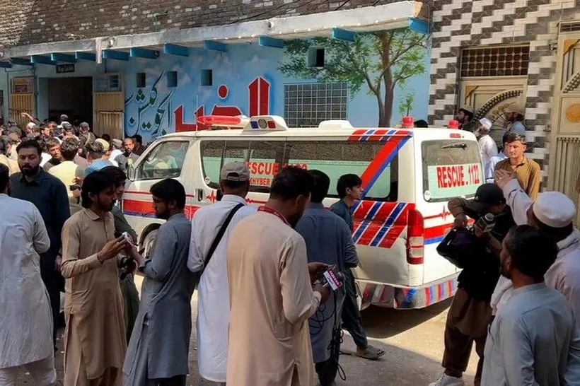 Pokistonda maktab tomi qulashi oqibatida 29 kishi halok boʻldi