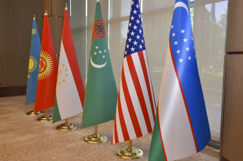 "C5+1" Samarqandda: Oʻzbekiston kapital, texnologiyalar va mintaqaviy bozorlarga eʼtibor qaratmoqda