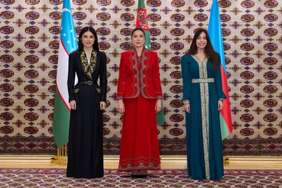 Saida Mirziyoyeva Ashxobodda Oguljahon Atabayeva va Laylo Aliyeva bilan uchrashdi