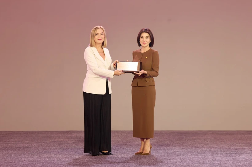 Ziroat Mirziyoyeva global sogʻliqni saqlashga qoʻshgan hissasi uchun nufuzli mukofotga sazovor boʻldi