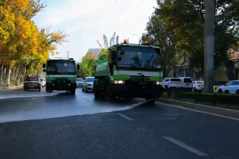 Тошкентда чангни камайтириш учун қарийб 100 та махсус техника жалб этилди