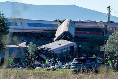 Ispaniyada poyezdlar toʻqnashib ketdi, 50 kishi halok boʻldi