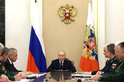 Rossiya hukumatidagi yangi oʻzgarishlar nimadan darak beradi?