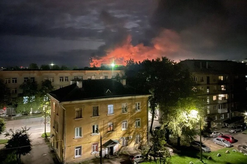 Pskov aeroporti kuchli hujumga uchradi, Rossiya esa Kiyevni bombaladi