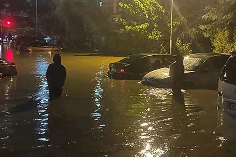 Istanbulda halokatli toshqin: qurbonlar bor
