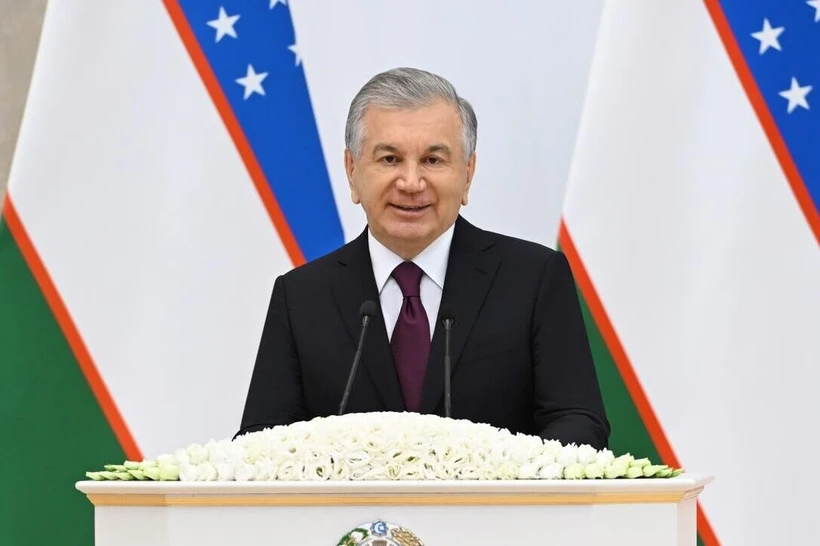"Murakkab dunyoda OAVning oʻrni muhim": Prezident jurnalistlarni tabrikladi