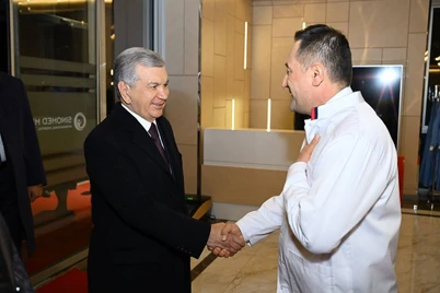 Prezident poytaxtdagi “Sinomed” tibbiyot markazida boʻldi