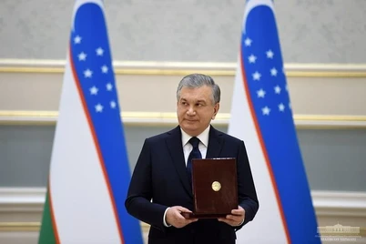 Шавкат Мирзиёев бир гуруҳ ўзбекистонликларни мукофотлади