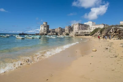 Somalidagi plyajda terakt: 30 kishi halok boʻldi