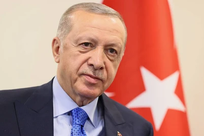 Erdoʻgʻon yana prezidentlikka nomzodini qoʻymasligini aytdi, biroq...