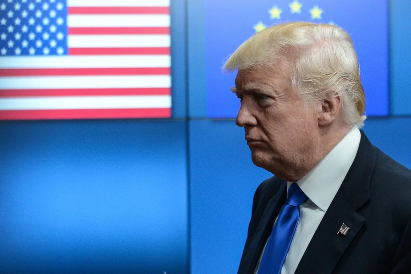 Трамп Мексика ва ЕИ товарларига 30 фоизлик божлар жорий этди