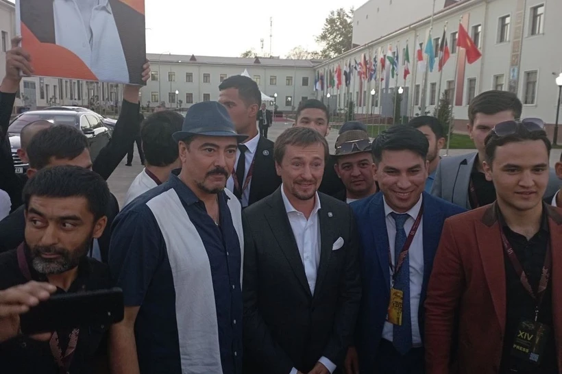 Provokatsiyaga eʼtibor bermang, bundan yuqoriroq yuring – Bezrukov