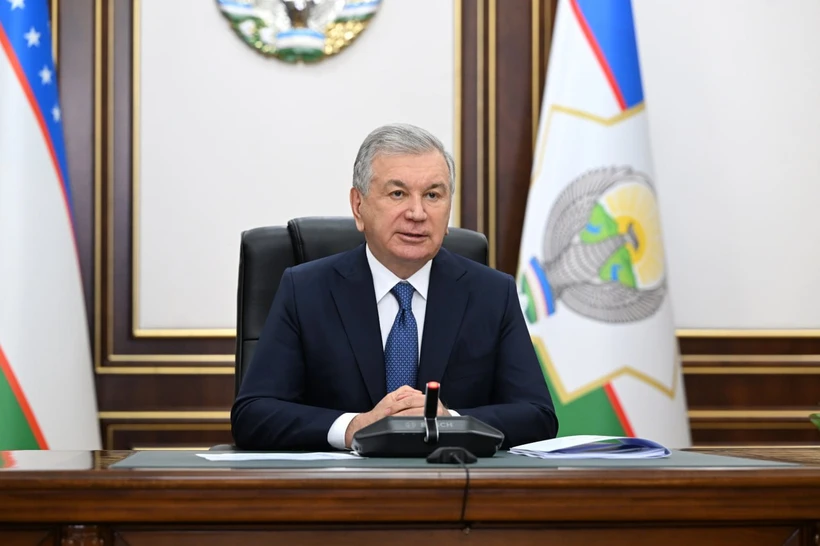 Prezidentga Navoiydagi konlar boʻyicha loyihalar tanishtirildi