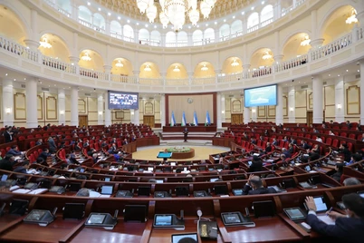 Bugun deputatlar Oʻzbekiston Respublikasi referendumini oʻtkazish xaqidagi qaror qabul qilinishi kutilmoqda