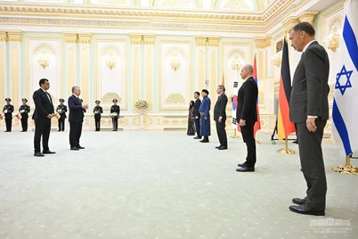 Prezident besh davlat va Yevropa Ittifoqi elchisidan ishonch yorliqlarini qabul qildi
