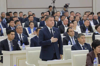 Amanbay Orinbayev Joʻqorgʻi Kenges raisi lavozimiga saylandi