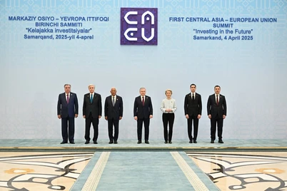 Shavkat Mirziyoyev Samarqanddagi sammitda qator tashabbuslarni ilgari surdi