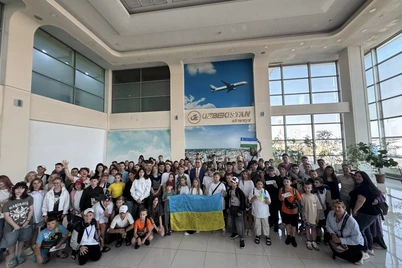 Oʻzbekiston ukrainalik oʻquvchi bolalarga 2 mingta oʻquv qurollari toʻplami sovgʻa qildi