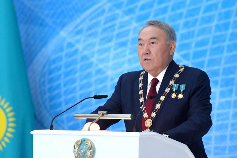 Назарбоев Қозоғистон фахрий сенатори мақомидан маҳрум этилди