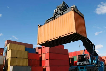 Import qilinishi taqiqlangan mahsulotlar roʻyxati tasdiqlandi