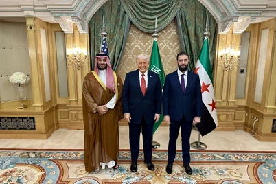 Трамп Сурияга қарши санкцияларни бекор қилди