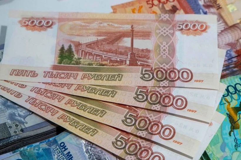 Москва биржасида рубл рекорд даражада қадрсизланди