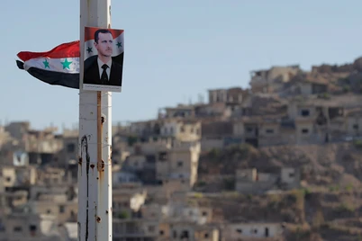 OAV: Bashar Asad Suriyadan qochib ketdi
