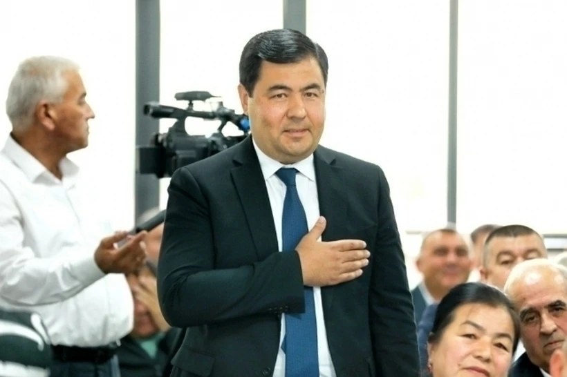 Оҳангарон тумани ҳокимига ҳайфсан берилди