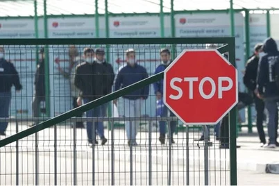 Йил бошидан буён салкам 6,5 минг киши Санкт-Петербургдан чиқариб юборилди