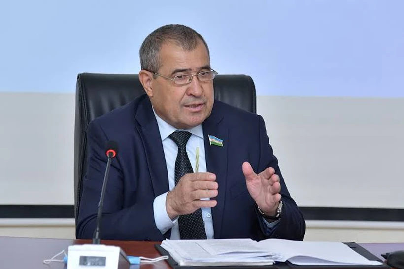 Senator Toshkentdagi tirbandliklarda viloyatliklarni aybladi