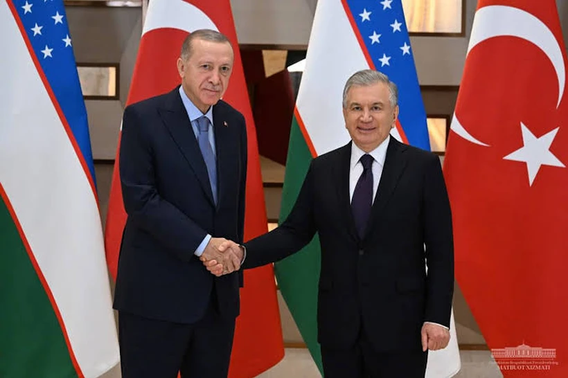 Shavkat Mirziyoyev amaliy tashrif bilan Turkiyada boʻladi