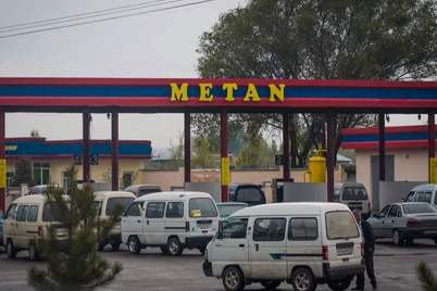 Metan zapravkalari ish vaqti yana qisqartirildi