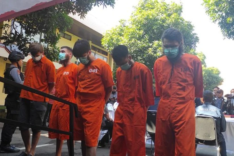 Indoneziyada narkobaron oʻzbeklar hibsga olindi