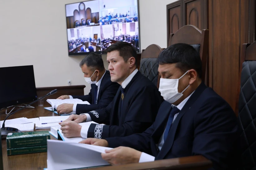 Бухорода Қорақалпоғистондаги оммавий тартибсизликларда иштирок этган 22 нафар фуқаронинг суд иши кўрилмоқда
