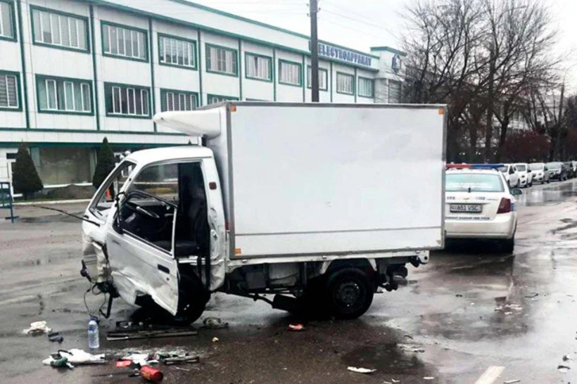 Тошкентда 3 та машина иштирокида ЙТҲ содир бўлди