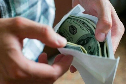 Surxondaryoda Yoʻl harakati xavfsizligi xizmati inspektori 800 AQSh dollar pora bilan qoʻlga olindi