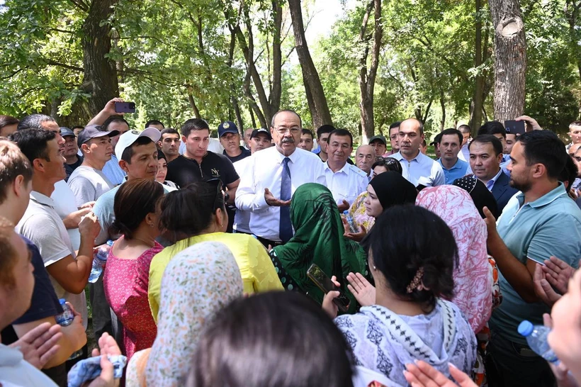 Ortingizda prezident turibdi — bosh vazir (video)