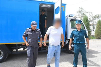 Maktab direktoriga himoya orderi berildi