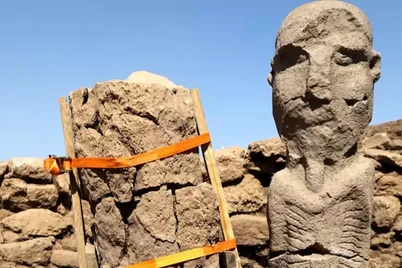Туркияда улкан инсон ва илк бўялган ҳайвон ҳайкали топилди