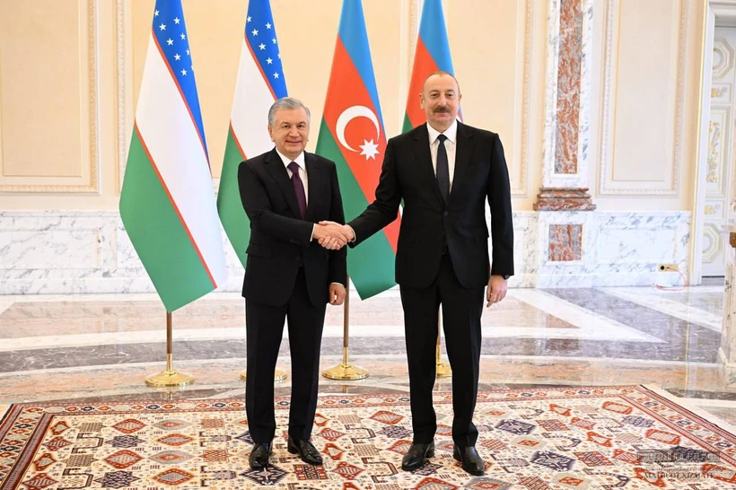 Mirziyoyev va Aliyev Bokuda muzokara oʻtkazdi