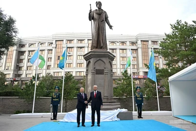 Ostonada Alisher Navoiy haykali ochildi