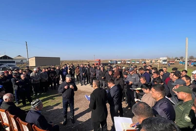 Prezident administratsiyasi xodimlari chekka qishloqlarda yuribdi