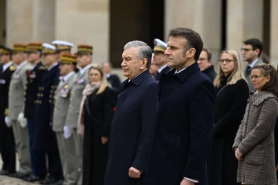 Shavkat Mirziyoyev Parijda rasmiy kutib olindi