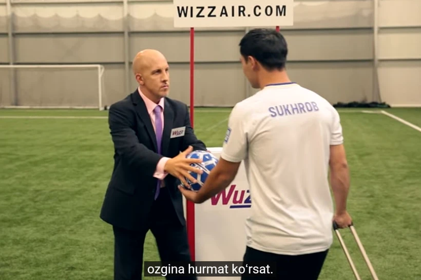 Wizzness class: ўзбекистонликни бортга чиқармаган авиакомпания ҳақида қўшиқ чиқди