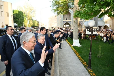 Prezidentlar Buxoroning dunyoga mashhur yodgorliklarini ziyorat qildi