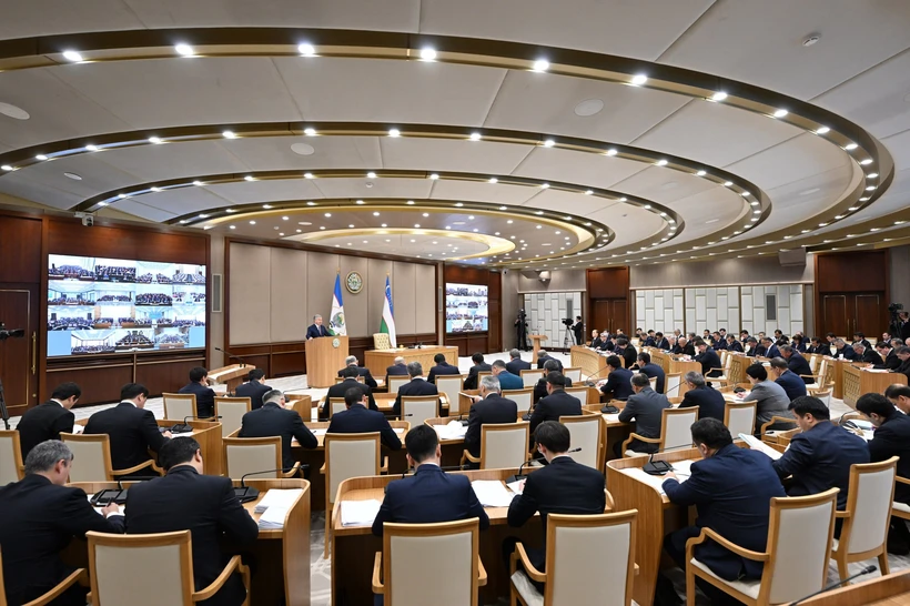 Prezident 6 hokimning lavozimiga loyiqligini koʻrib chiqishni topshirdi