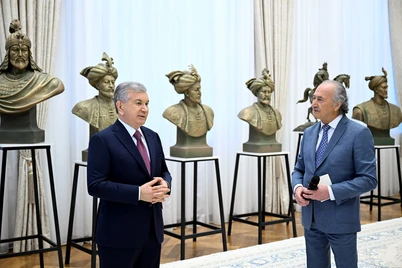 Президентга Заҳириддин Муҳаммад Бобур ҳайкали лойиҳаси тақдимот қилинди